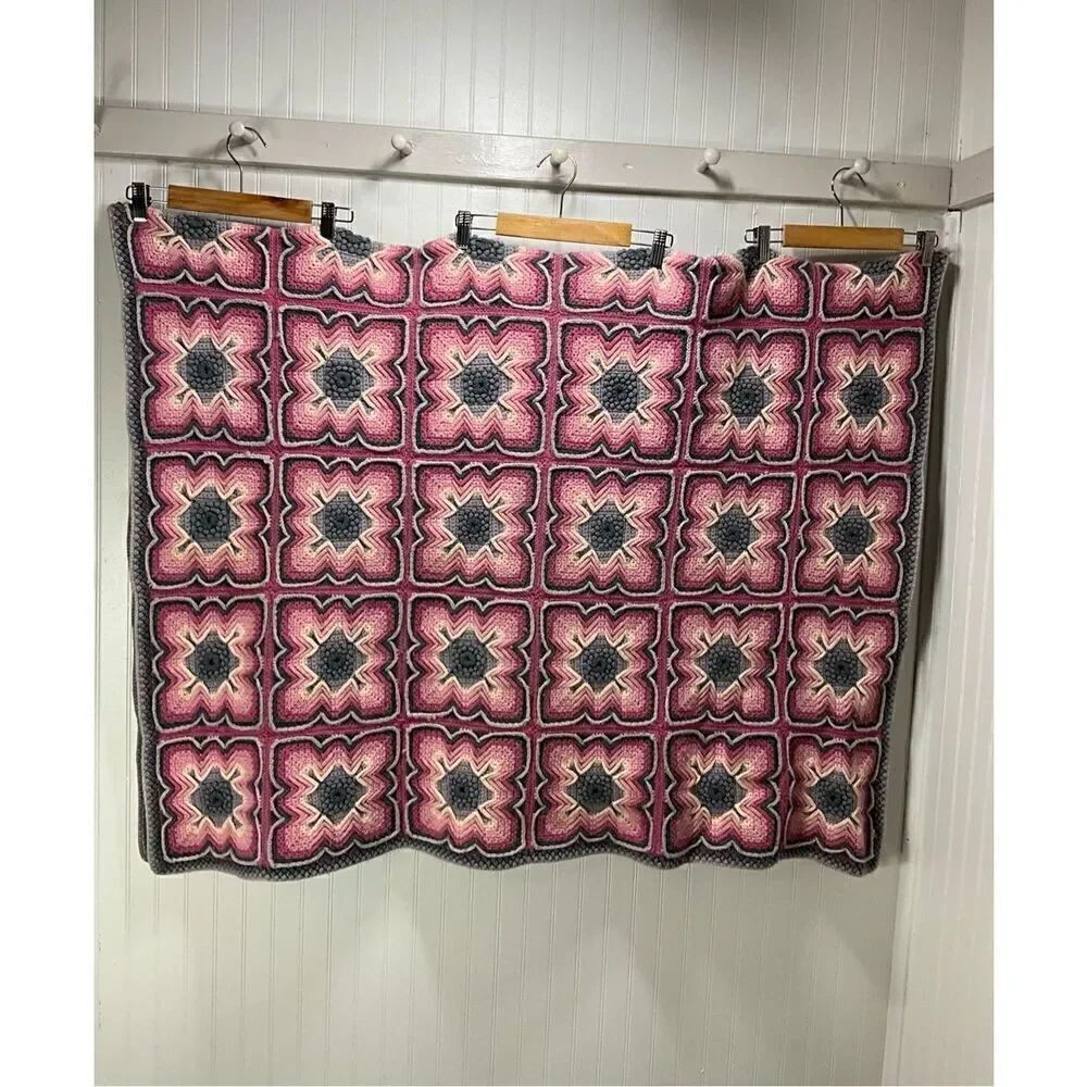 VINTAGE Handmade Crochet Afghan
